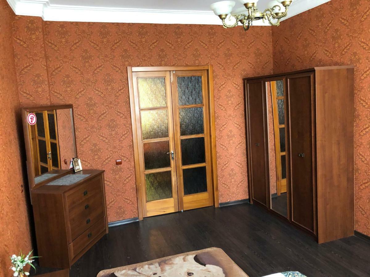 Apartment in the city centre Dnipro Eksteriør billede